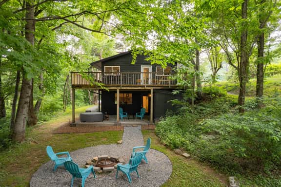 The Hidden Lodge| Designer Cabin | Hot Tub | Views - Image 2